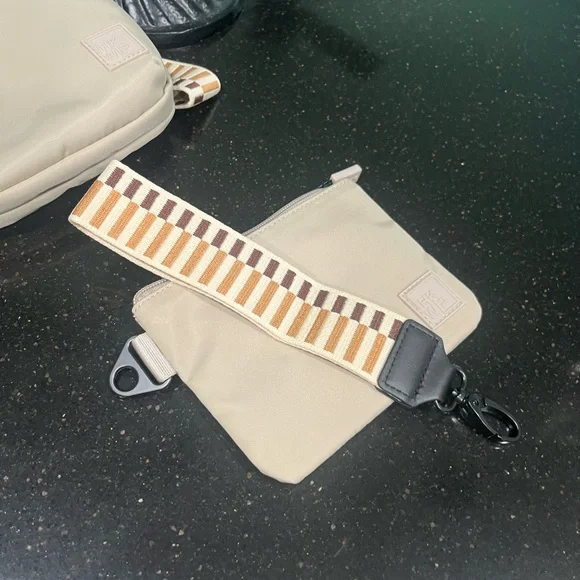 HKWP Cream Crossbody Bag for Women - Picture 6 of 7